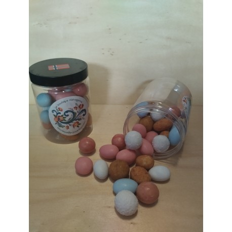 Boîte réglisses et fruits à coque